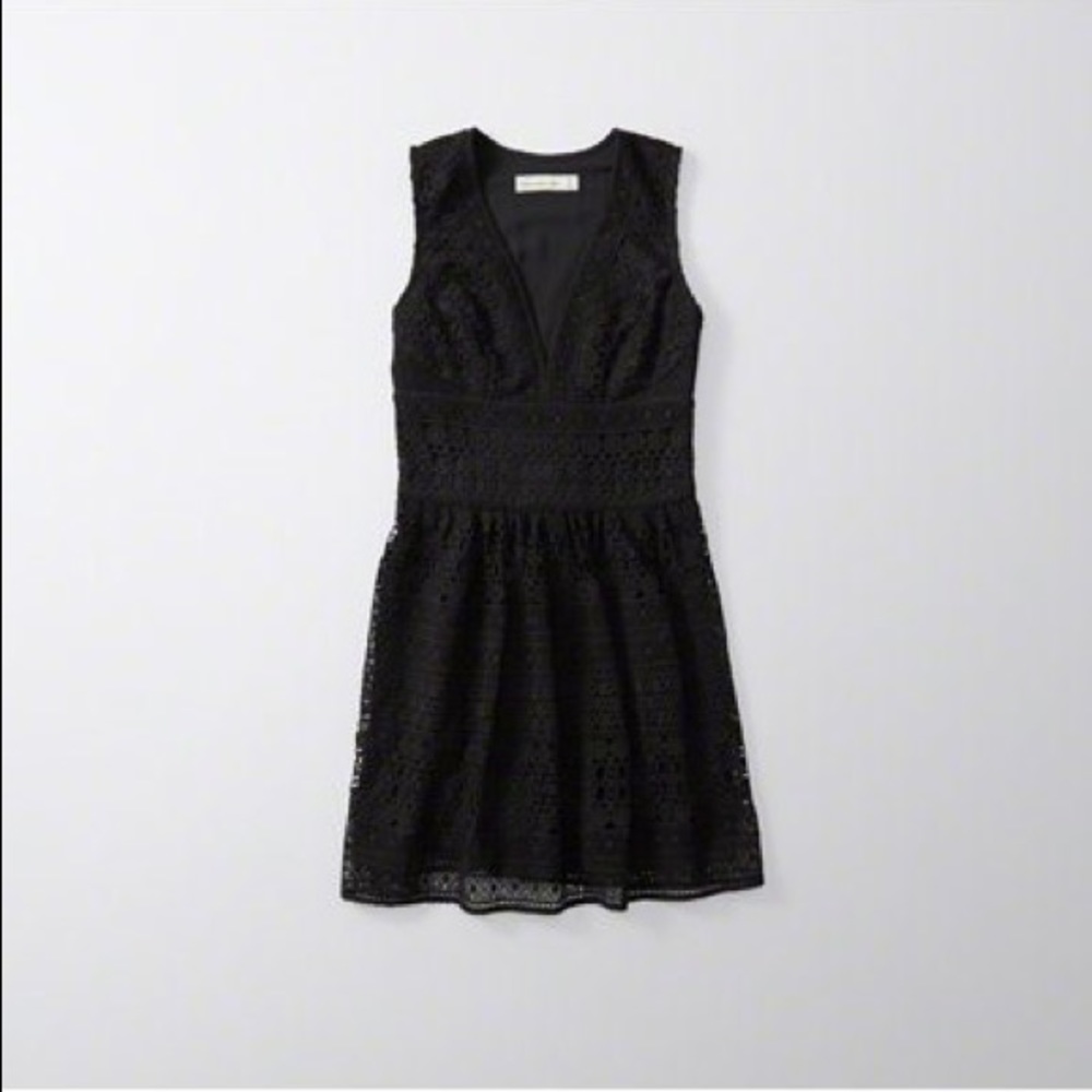 ♥️SALE♥️ A&F Deep v neck black lace skater dress 4